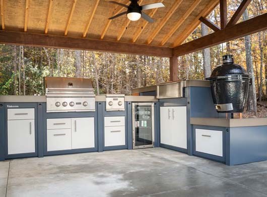 Outdoor Kitchen