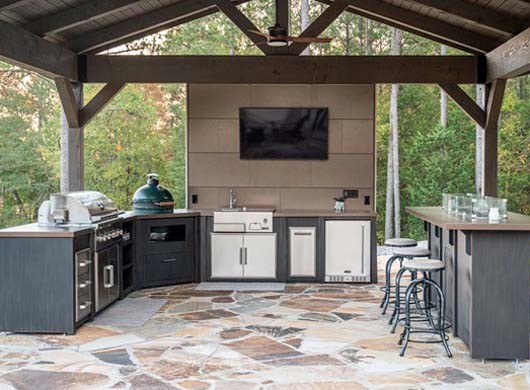 Custom Outdoor Kitchen